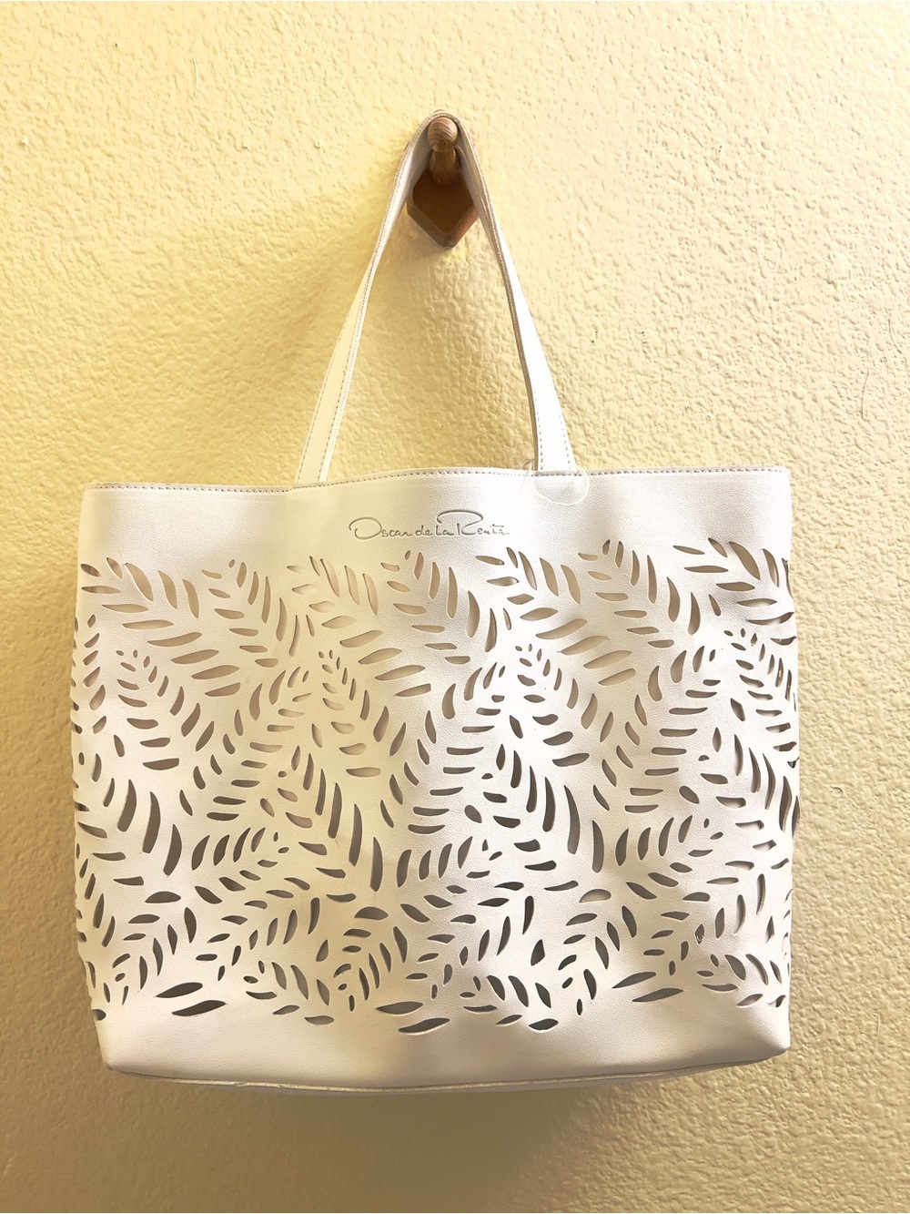 Oscar de la Renta White Laser-Cut Tote Bag - Women
